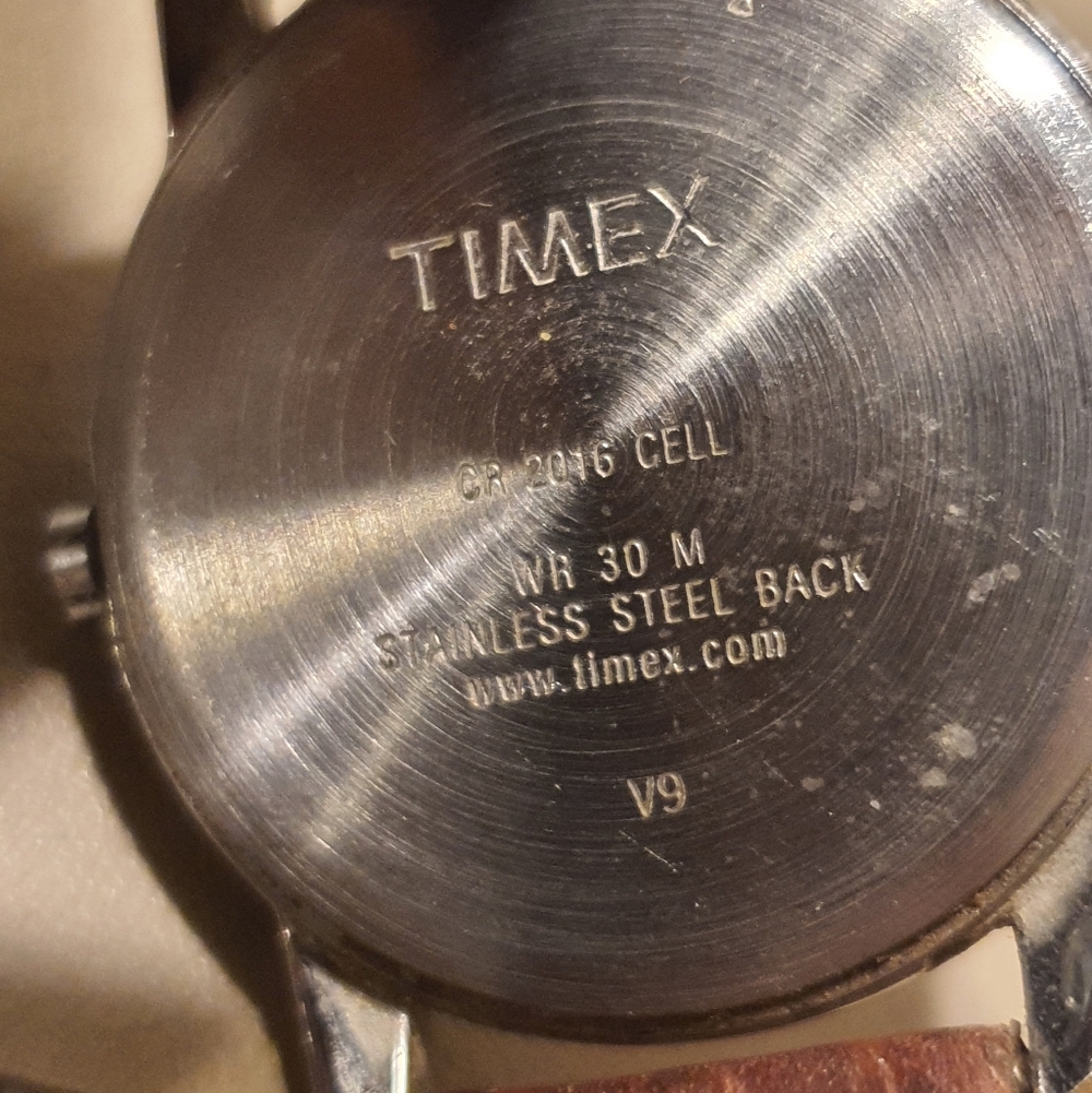 10/$20 Timex Indiglo Silver/White Leather Men's Watch - Picture 4 of 4